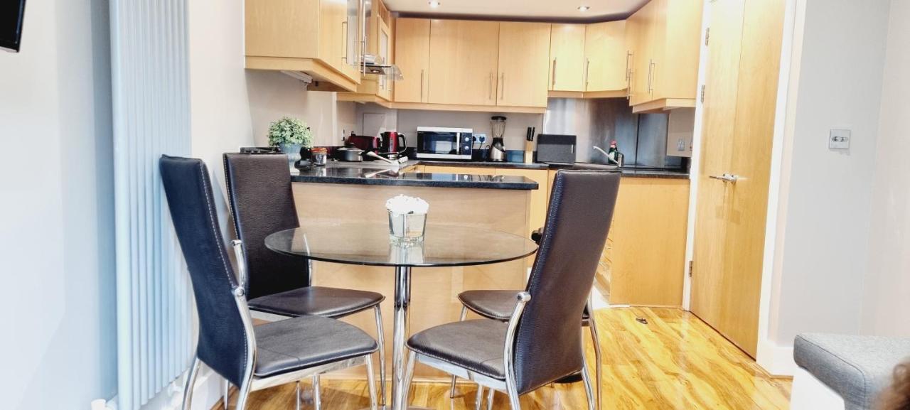 Waterside Apartment Canary Wharf Londýn Exteriér fotografie